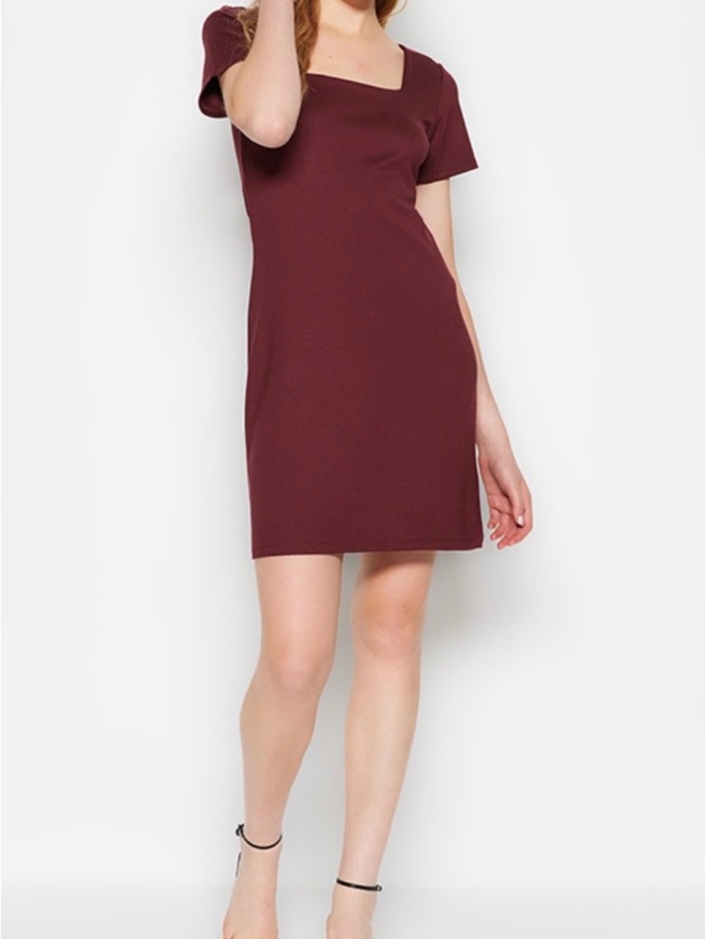 Mer du Nord-Burgundy Short Sleeve A-Line Dress. Size: 6